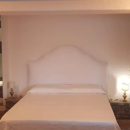 La Casa Nella Roccia Дом отдыха *