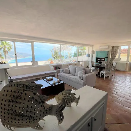 La Casa Nella Roccia