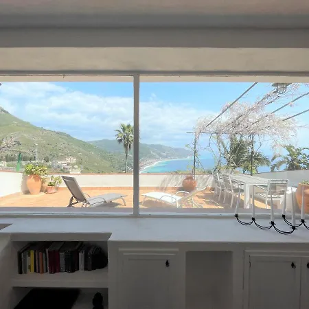 La Casa Nella Roccia Дом отдыха Таормина