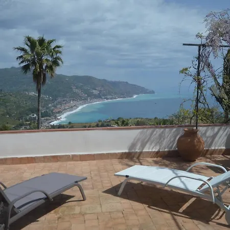 La Casa Nella Roccia Дом отдыха Таормина