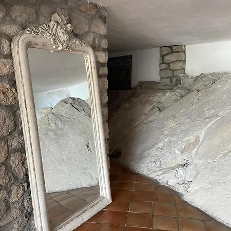 La Casa Nella Roccia Дом отдыха *