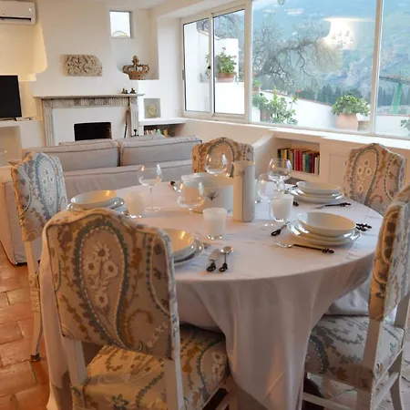 La Casa Nella Roccia * Таормина