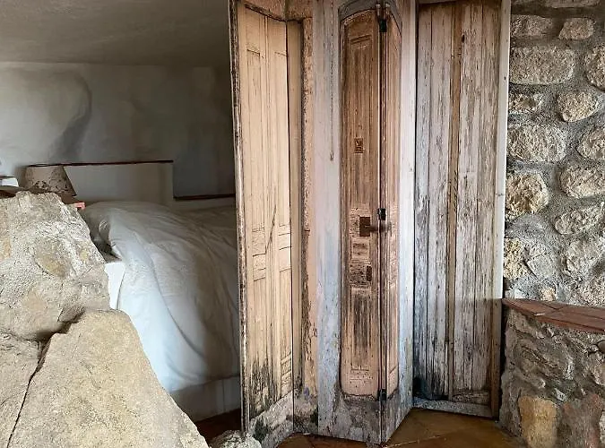 La Casa Nella Roccia Дом отдыха *