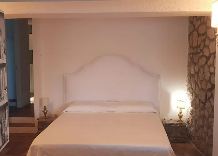 La Casa Nella Roccia Дом отдыха *