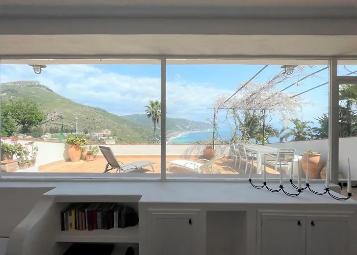 La Casa Nella Roccia Дом отдыха Таормина