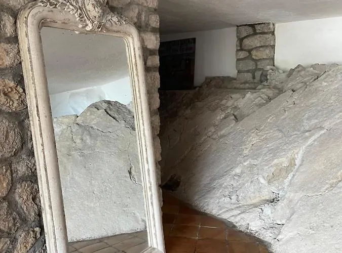 La Casa Nella Roccia Дом отдыха *